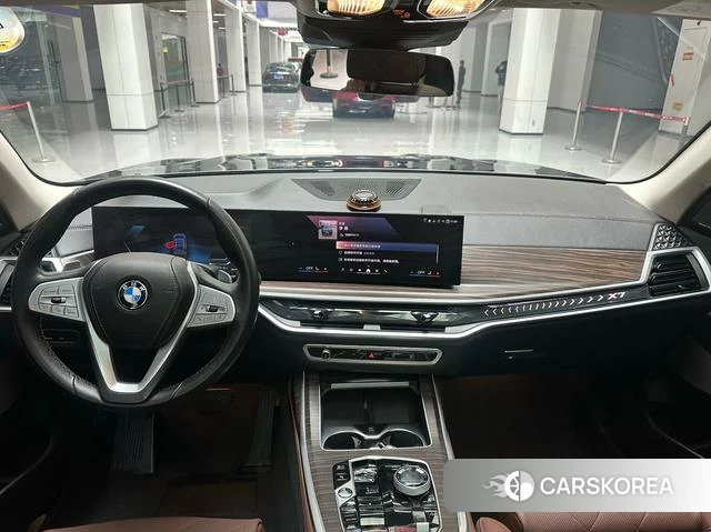 BMW X7 2023 Черный из Китая, фото 2