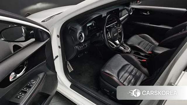 Kia The New K3 2nd generation 2021 Белый из Кореи, фото 2