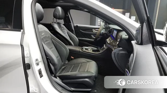 Mercedes-Benz E-Class W213 2018 Белый из Кореи, фото 2