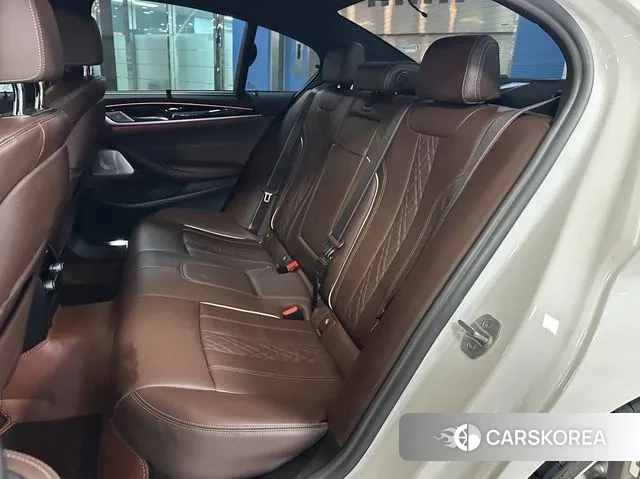 BMW 5 Series (G30) 2021 Белый из Кореи, фото 2