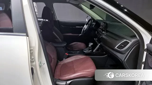 Kia Seltos 2022 Белый из Кореи, фото 2