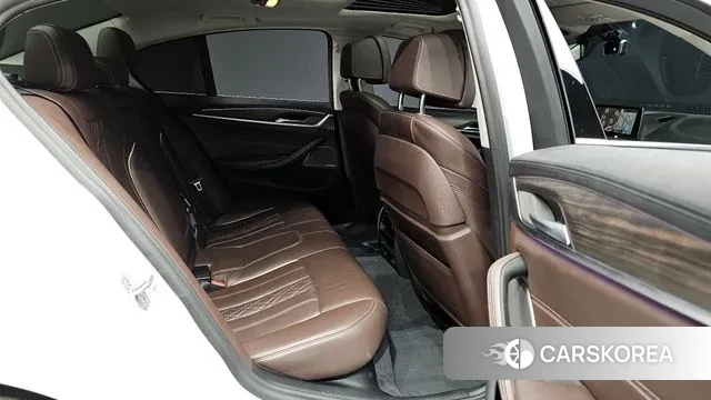 BMW 5 Series (G30) 2020 Белый из Кореи, фото 2