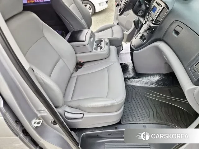 Hyundai The New Grand Starex 2018 Серебряный из Кореи, фото 2