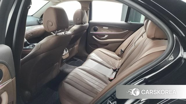 Mercedes-Benz E-Class W213 2019 Черный из Кореи, фото 2