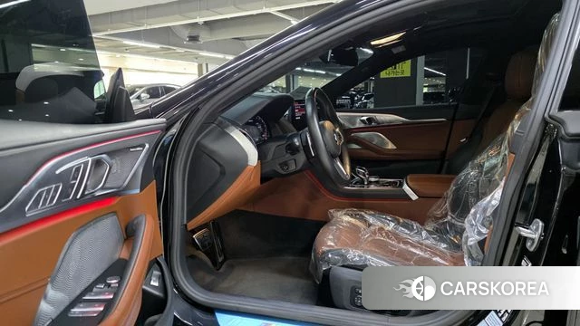 BMW 8 Series (G15) 2022 Черный из Кореи, фото 2