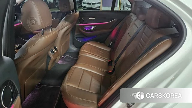 Mercedes-Benz E-Class W213 2018 Белый из Кореи, фото 2