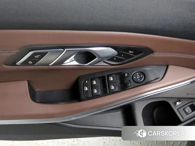 BMW 3 Series (G20) 2020 Черный из Кореи, фото 2