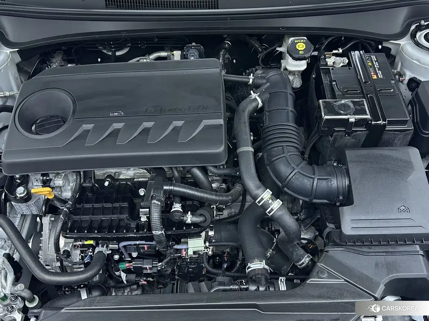 Hyundai Elantra 2022 Белый из Китая, фото 3