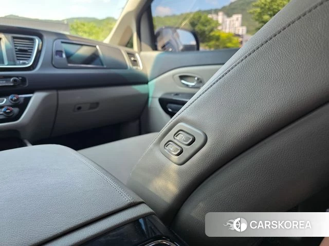 Kia The New Carnival 2018 Серый из Кореи, фото 2