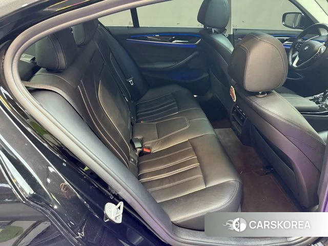 BMW 5 Series (G30) 2018 Черный из Кореи, фото 2