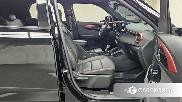 Chevrolet (GM Daewoo) The New Trail Blazer 2023 Черный из Кореи, фото 2