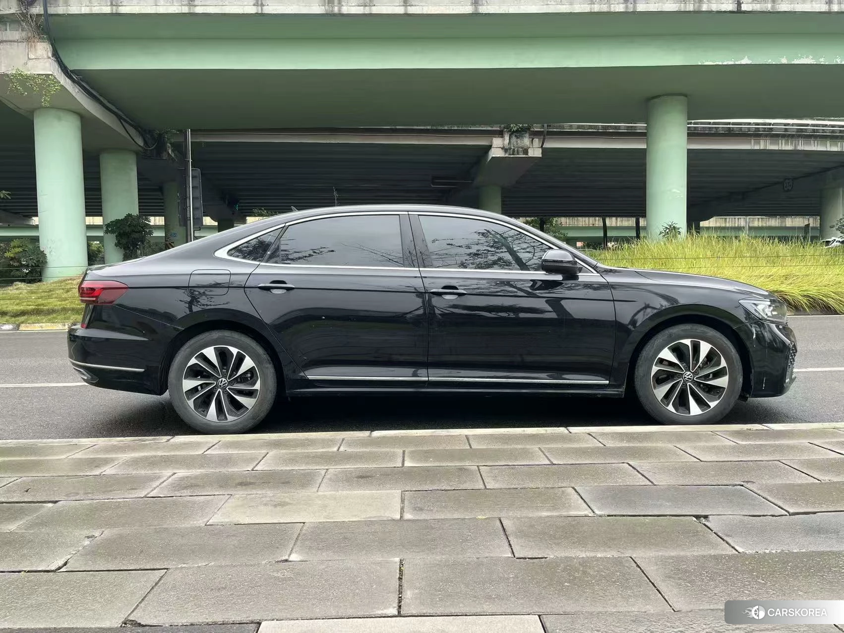 Volkswagen Passat 2023 Черный из Китая, фото 2