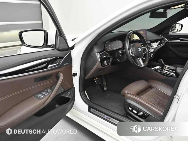 BMW 5 Series (G30) 2022 Белый из Кореи, фото 2