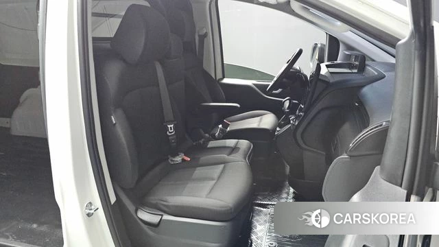 Hyundai Staria 2024 Белый из Кореи, фото 2