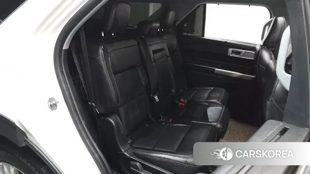 Ford Explorer 6th Generation 2022 Белый из Кореи, фото 2