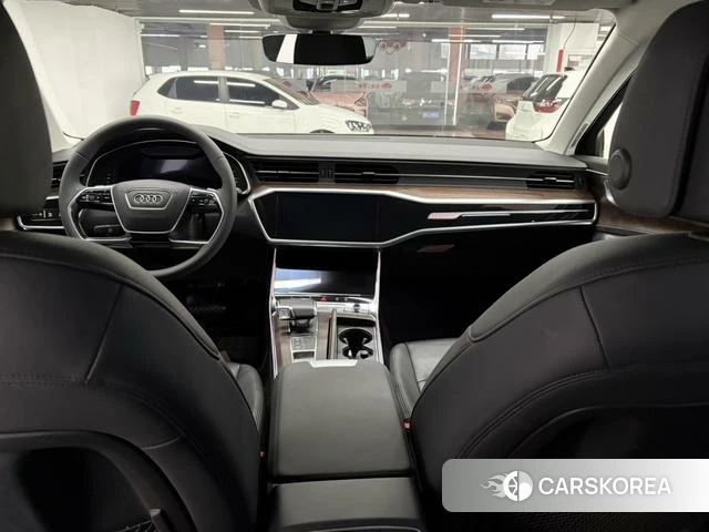 Audi A6 (import) 2021 Черный из Китая, фото 2