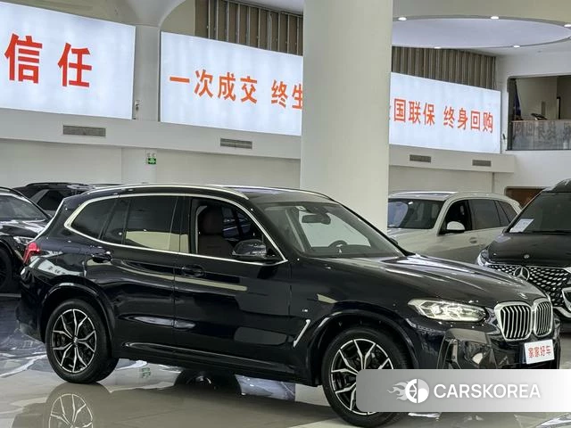 BMW X3 2022 Черный из Китая, фото 2