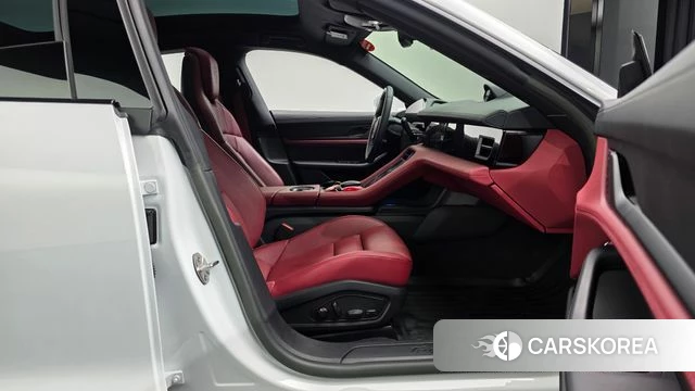 Porsche Taycan 2023 Белый из Кореи, фото 2