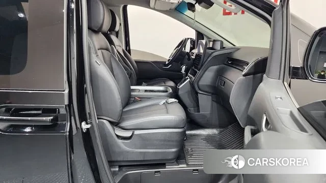 Hyundai Staria 2024 Черный из Кореи, фото 2