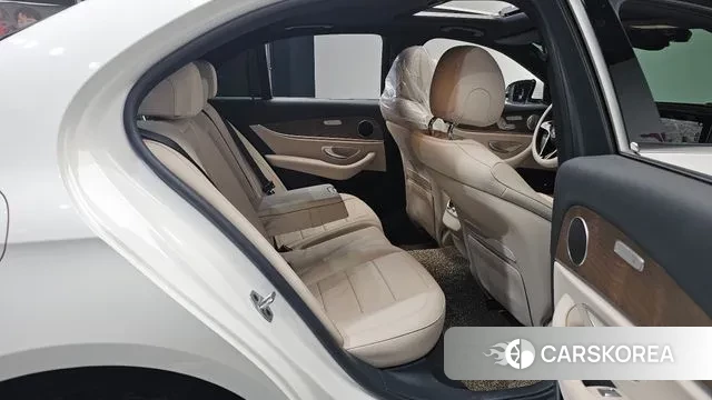 Mercedes-Benz E-Class W213 2020 Белый из Кореи, фото 2