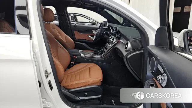 Mercedes-Benz GLC-Class X253 2023 Белый из Кореи, фото 2