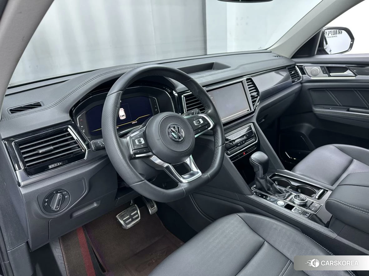 Volkswagen Tourang 2020 Черный из Китая, фото 2