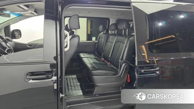 Hyundai Staria 2023 Черный из Кореи, фото 2