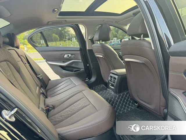 BMW i3 2024 Черный из Китая, фото 2