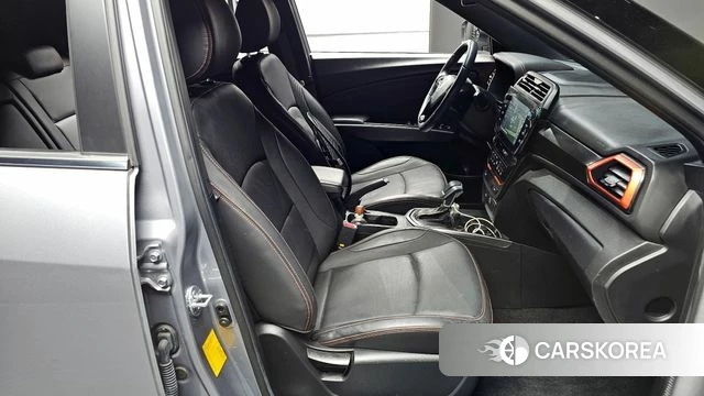 Ssangyong The New Tivoli 2023 Серебристо-серый из Кореи, фото 2