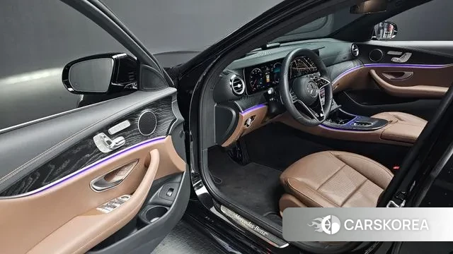 Mercedes-Benz E-Class W213 2023 Черный из Кореи, фото 2