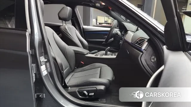 BMW 3 Series (F30) 2018 Серый из Кореи, фото 2