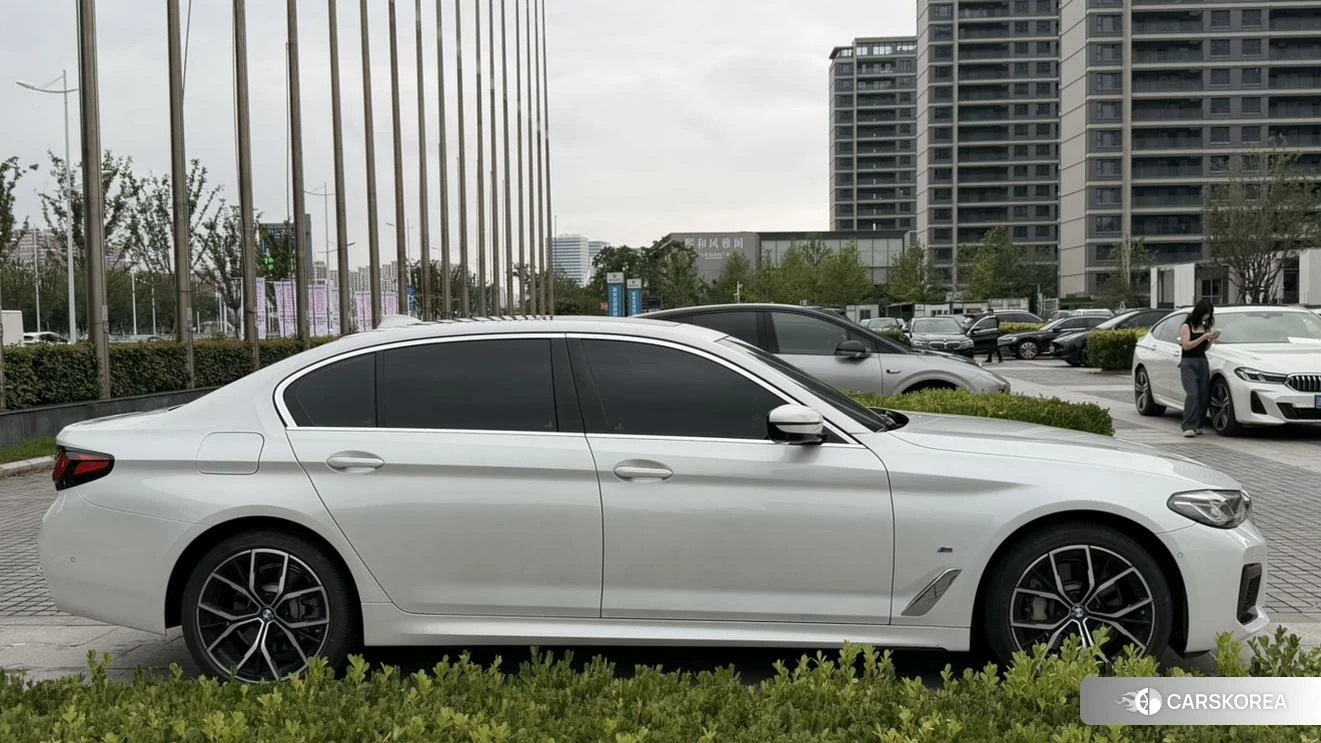 BMW 5 series 2020 Белый из Китая, фото 2