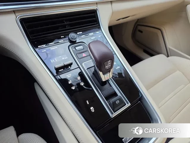 Porsche Panamera (971) 2023 Белый из Кореи, фото 2