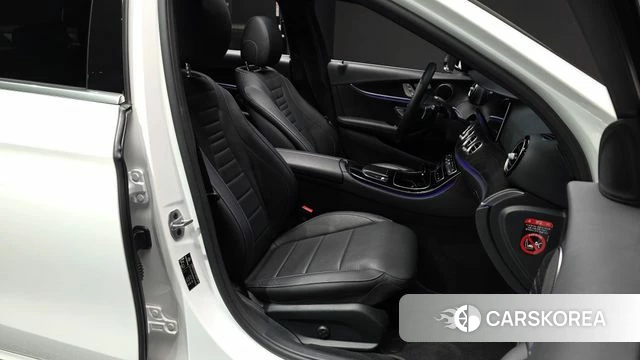 Mercedes-Benz E-Class W213 2023 Белый из Кореи, фото 2