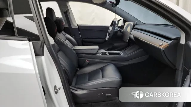 Tesla Model Y 2021 Белый из Кореи, фото 2