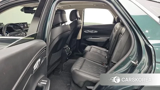 Genesis GV70 2021 Зеленый из Кореи, фото 2