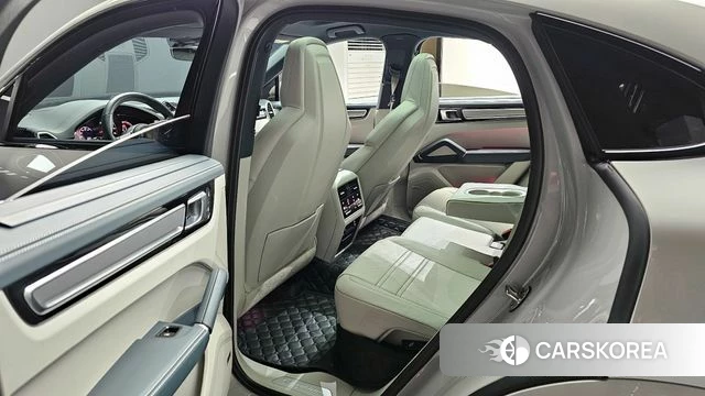 Porsche Cayenne (PO536) 2023 Серебристо-серый из Кореи, фото 2