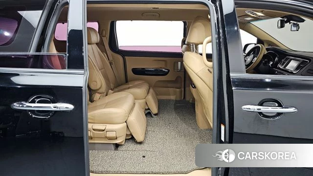Kia The New Carnival 2018 Черный из Кореи, фото 2