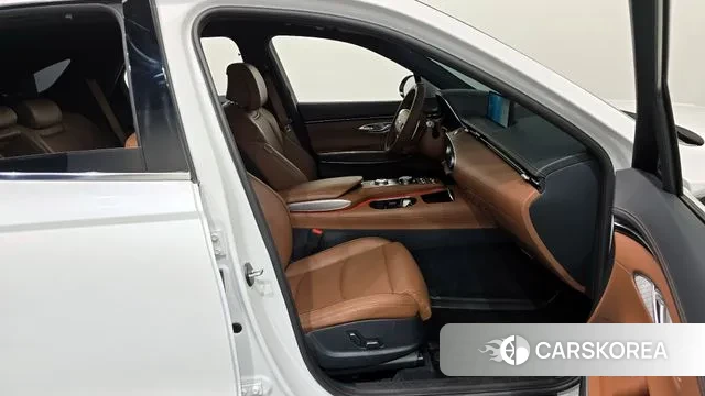 Genesis GV70 2023 Белый из Кореи, фото 2