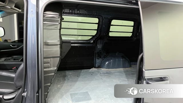 Hyundai Staria 2023 Серый из Кореи, фото 2