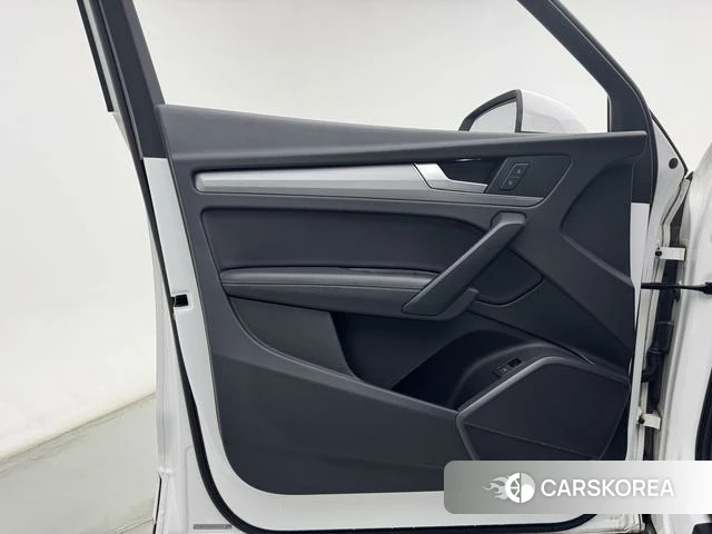 Audi Q5L 2022 Белый из Китая, фото 2