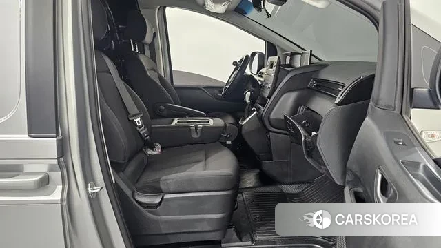 Hyundai Staria 2021 Серебристо-серый из Кореи, фото 2