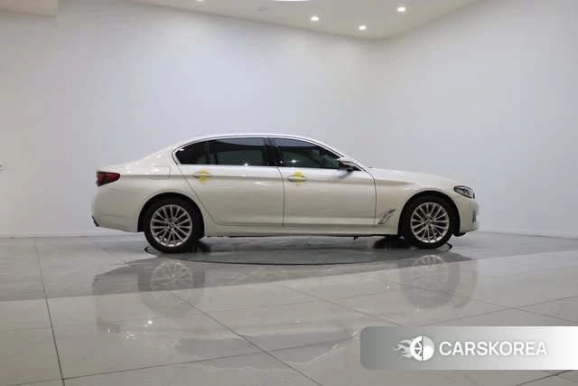 BMW 5 series 2021 Белый из Китая, фото 2