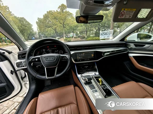 Audi A6L 2025 Белый из Китая, фото 2