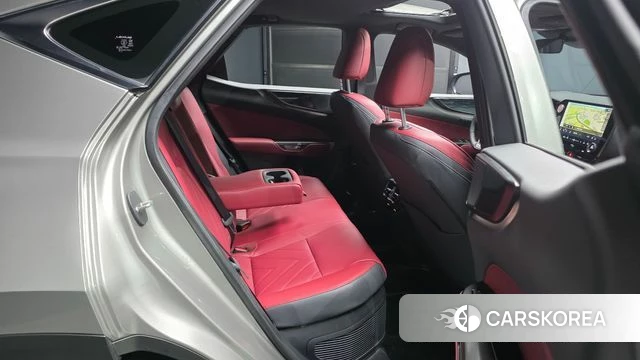 Lexus NX350h Second generation 2025 Песочный из Кореи, фото 2