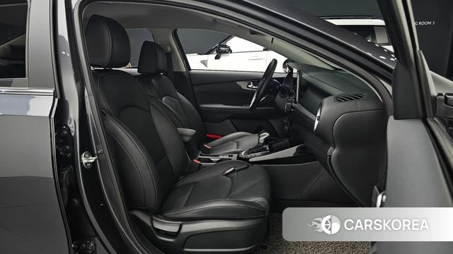 Kia The New K3 2nd generation 2022 Серый из Кореи, фото 2