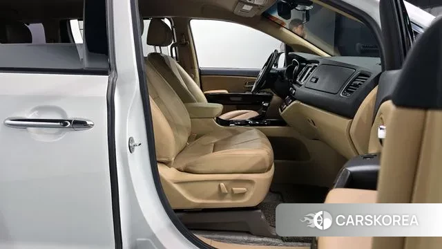 Kia The New Carnival 2018 Белый из Кореи, фото 2