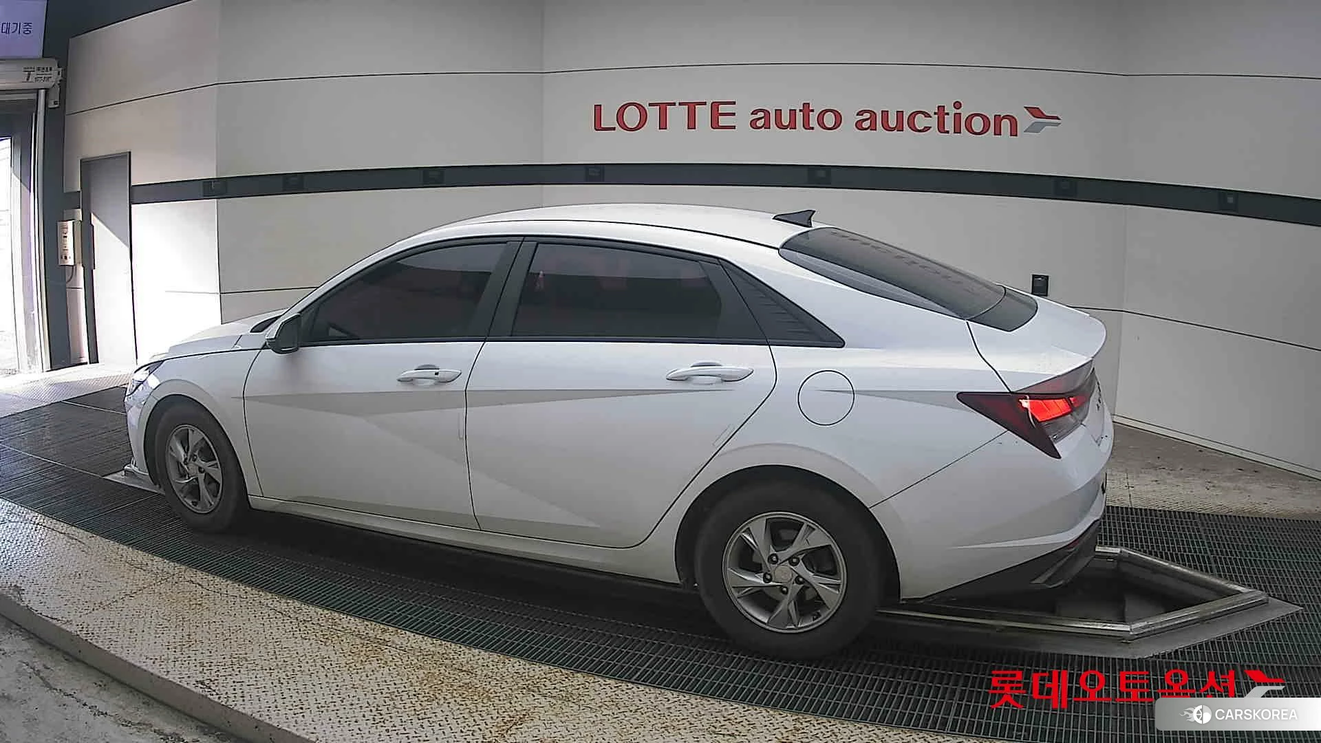 Hyundai Avante 2021 Polar White из Кореи, фото 2