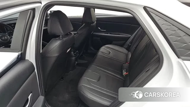 Hyundai The New Avante Hybrid (CN7) 2025 Белый из Кореи, фото 2