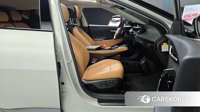 Kia EV6 2023 Серебристо-серый из Кореи, фото 2